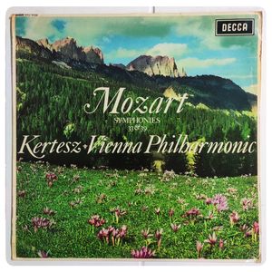 Symphonies 33 & 39 · Wolfgang Amadeus Mozart