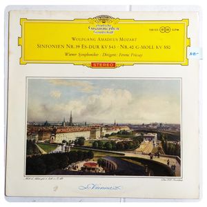 Sinfonie Nr.39 Es-Dur KV 543 • Sinfonie Nr. 40 G-Moll KV 550 = Symphony No. 39 In E Flat Major, K. 543 • Symphony No. 40 In G Minor, K. 550 · Wolfgang Amadeus Mozart