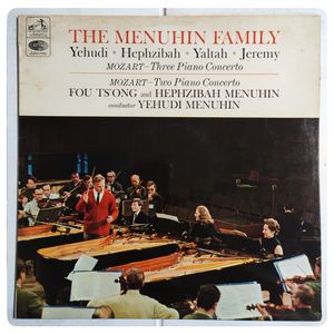 The Menuhin Family: Three Piano Concerto / Two Piano Concerto · Wolfgang Amadeus Mozart